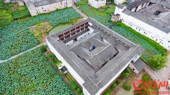 林寨古村四角楼林寨古村四角楼内雕梁画栋连平县白云楼河源是客家文化