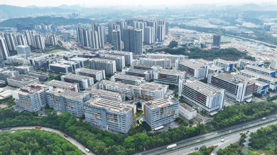 广州开发区科技企业加速器园区航拍图。(李剑锋 摄)