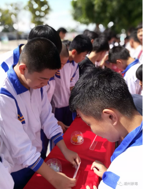 禁毒宣传走进东凤初级中学 让毒品远离青春