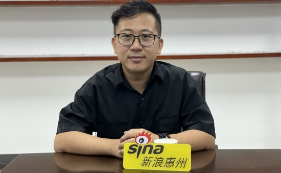 图:采访黄志彬照片