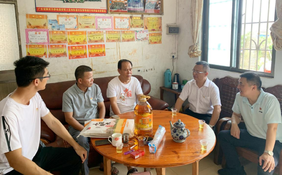 听老党员讲述为国争光事迹