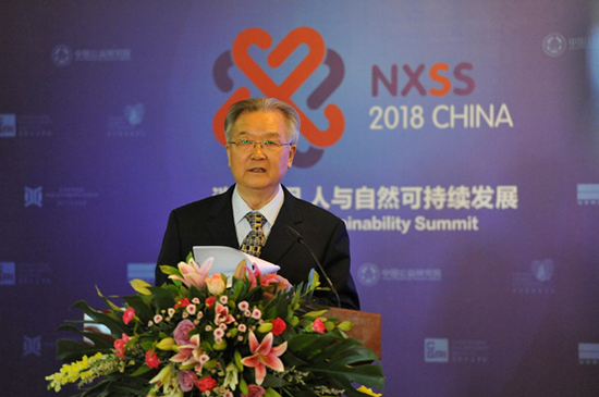 中国卫生部原部长张文康以“医养结合功在当代利在千秋”为主题发表演讲。