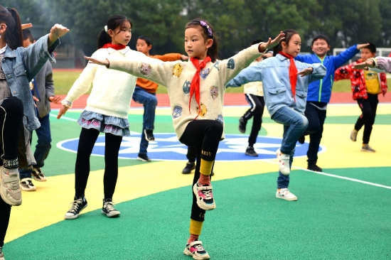 回收自消费者的球鞋成为武汉孩子们运动场的一部分
