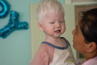 为福利院中的孩子们提供帮扶