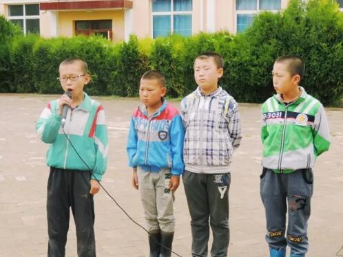 他们,是佰雪老师在定西短期支教时的学生
