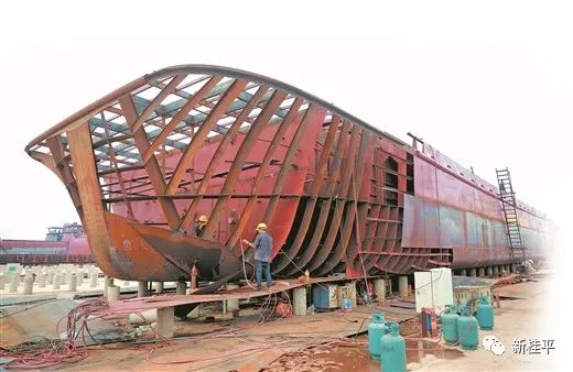 桂平市船舶建造现场.
