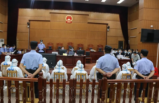 广西扫黑除恶最新战果|北海奇珠集团涉黑开庭31人受审