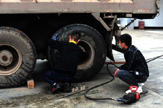 广西公路关爱卡车司机情满八桂公路活动周火热启动