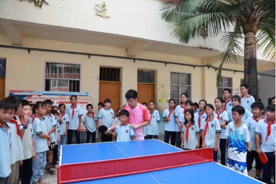 公益体彩快乐操场2023年广西公益活动走进都安瑶族自治县地苏镇九送