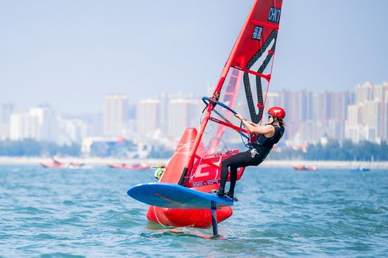 海上速度与激情全国顶级帆板风筝板赛事在北海举行