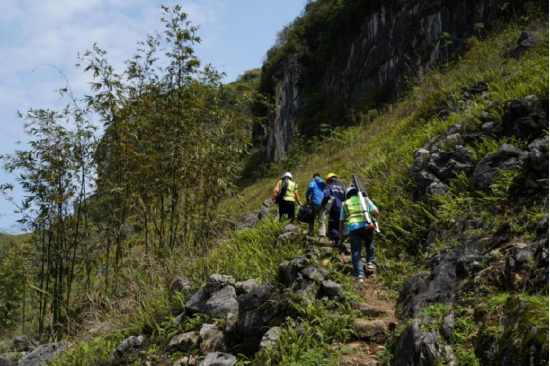 大山的呼唤网络让留守老人圆梦