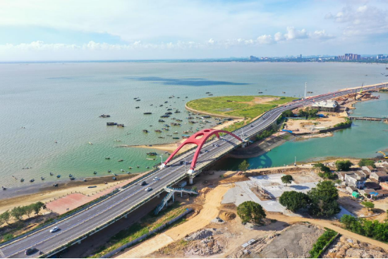 北海市廉州湾大道 (北海市交通运输局 供图)
