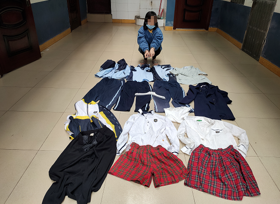 南宁35岁女子穿校服扮学生妹竟是为了偷东西