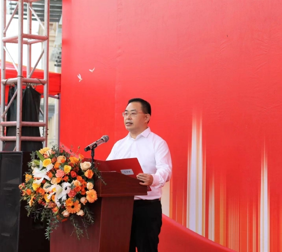 武鸣区委常委,政府副区长石岩致辞