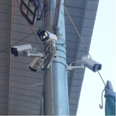 第一批"5g 智慧监控系统"的高清监控摄像头安装完成