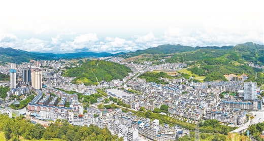 隆林县城新姿. 林 斌/摄