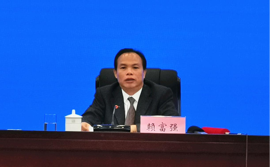 广西文旅厅党组成员,副厅长赖富强介绍2019年广西文化和旅游扶贫工作