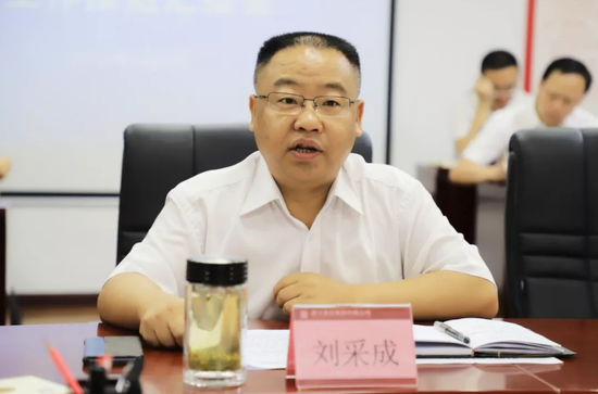 姜灵春到金控集团公司调研生产经营情况并召开座谈会