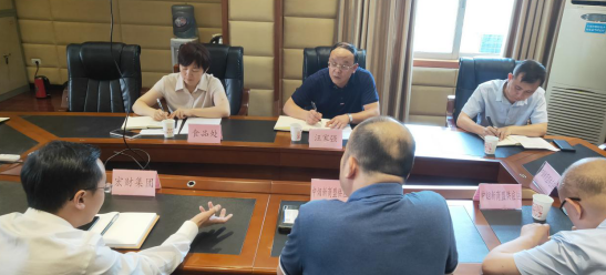 宏财集团董事长鲁鹏汇报产销合作进展情况