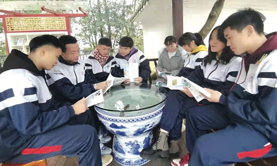 让学生用自己的力量成长贵阳市清镇养正学校德育工作创新实录