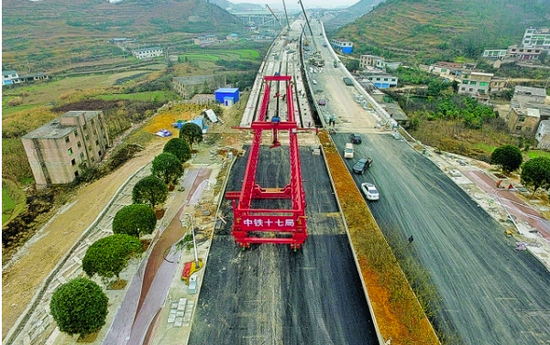 图为贯通的宾阳大道延伸段(一期)一标段项目主线桥.