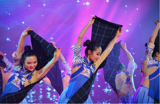 《梳花》布依族舞蹈