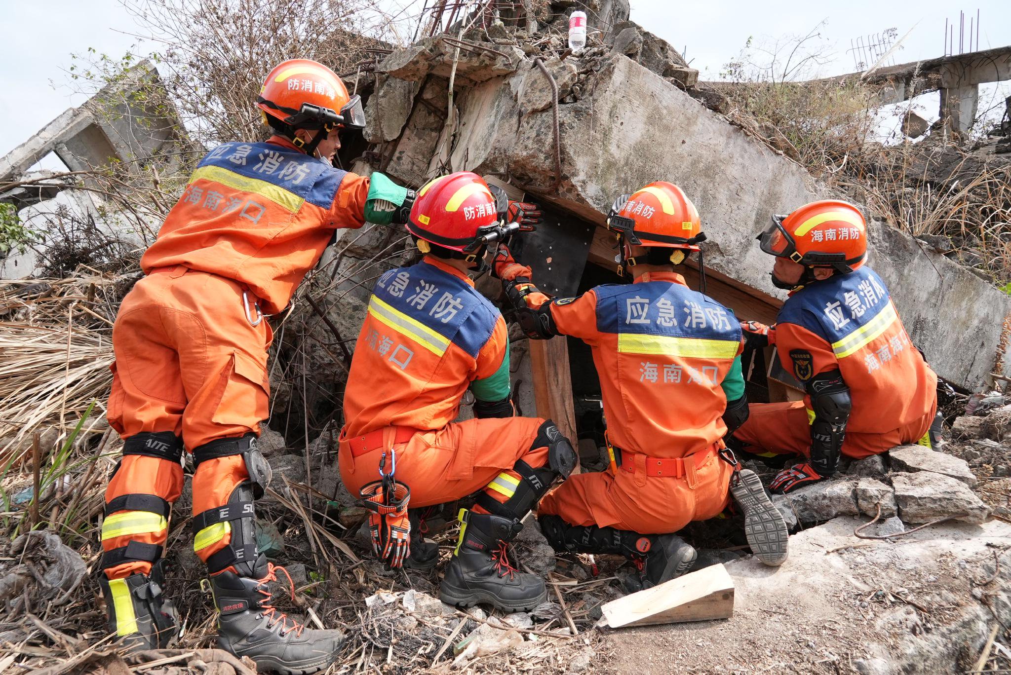 图为地震灾害救援实战拉动考核现场