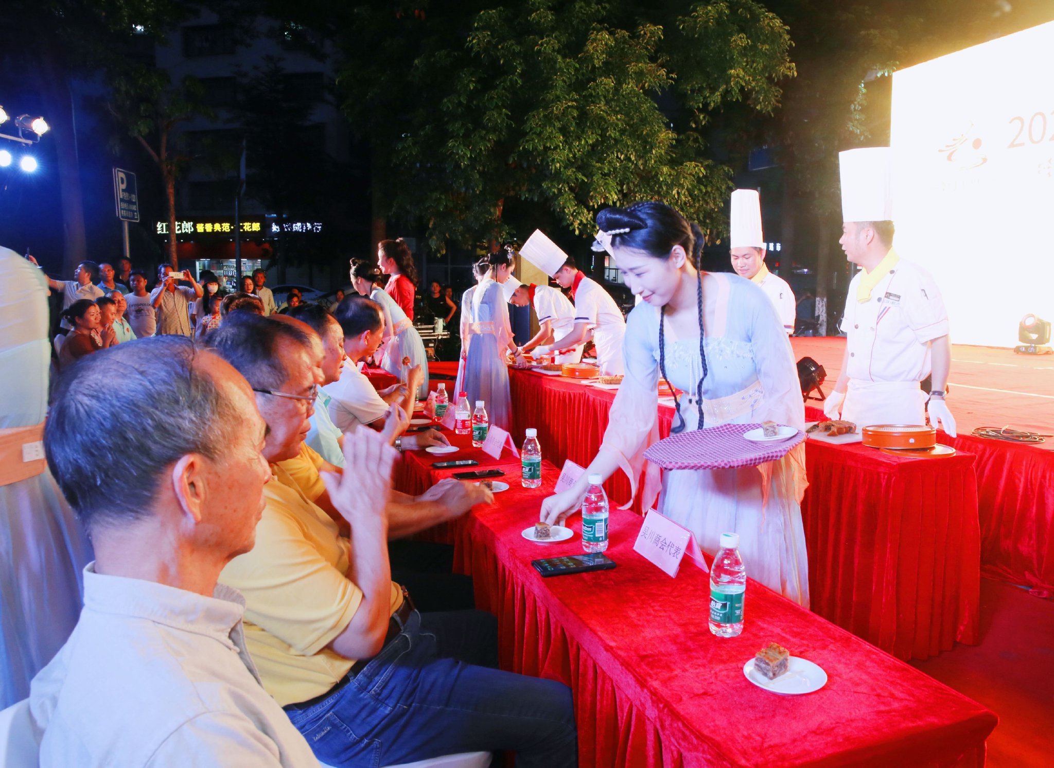 “饼”承匠心“晶”品传承 水晶宫月饼抢“鲜”上市