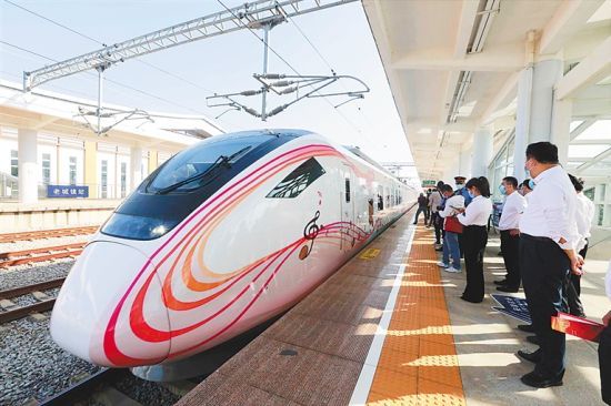 澄迈老城至美兰机场市域列车开通_新浪海南_新浪网