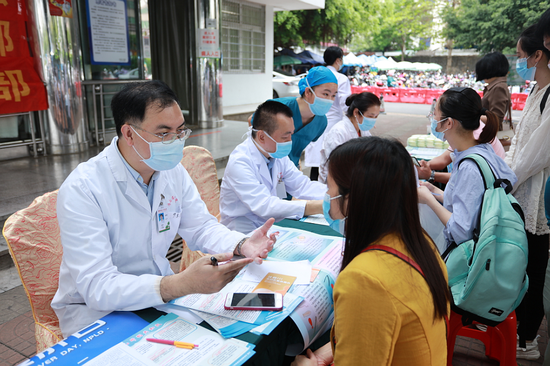 海南省人民医院感染科副主任吴涛入选第十届国家卫生健康突出贡献中