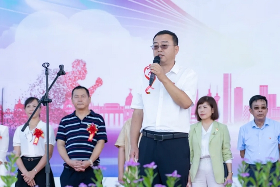 崖州区委书记马育红作讲话