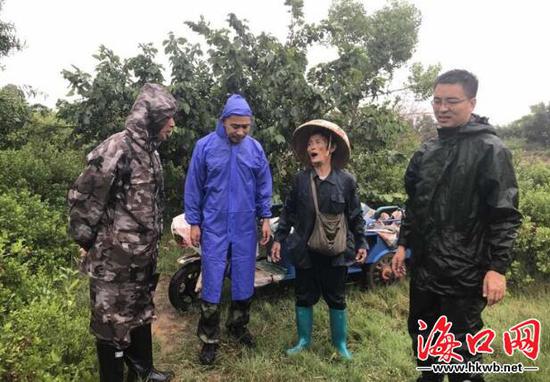 海水涨潮老人红树林迷路 海口演丰镇1个多小时成功解救