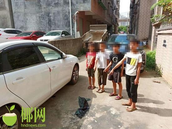 谁家熊孩子海口4名未成年组团砸车盗窃被抓