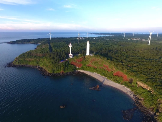 兵马角灯塔 朱鼎甲 摄