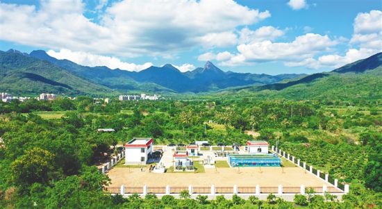 乐东尖峰镇污水处理厂投入运营.通讯员 麦志宏 摄