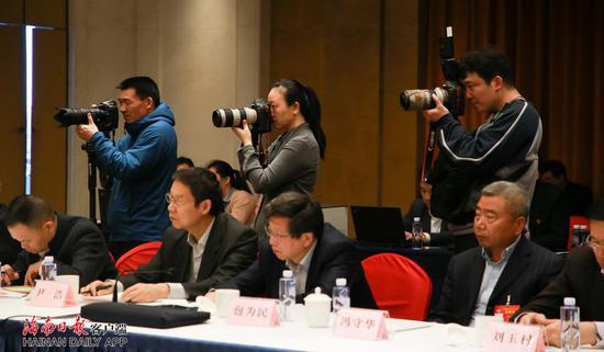 三八妇女节两会上的她风采