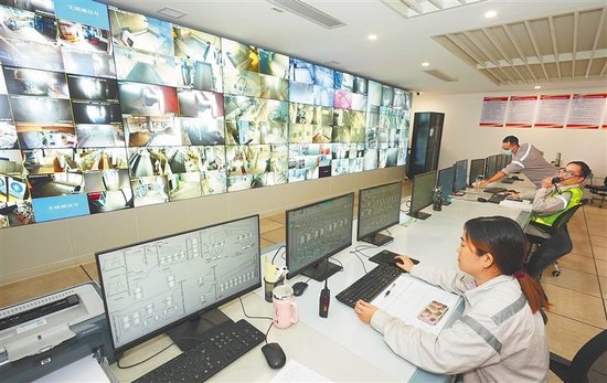 海南一公司借助智能化助推水泥产业"灰"变"绿"