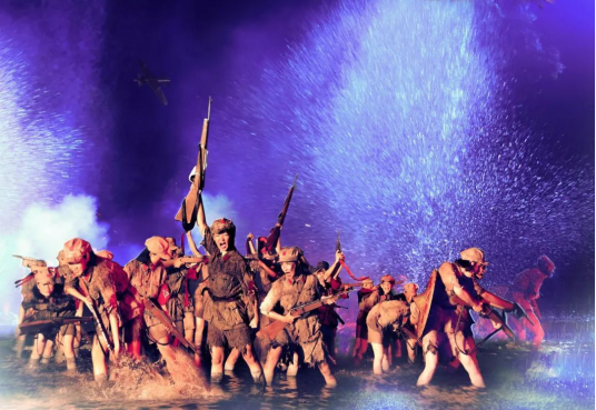 红色娘子军实景演出璀璨回归 "红色基因"绽放时代光芒