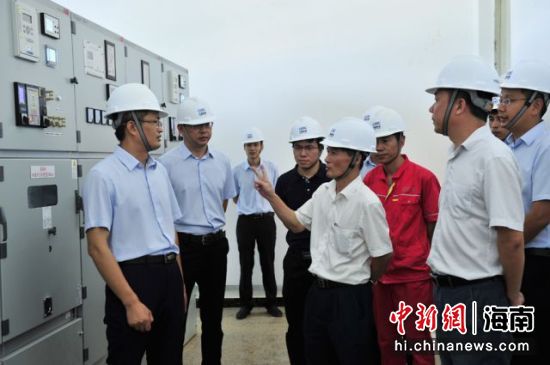 9月30日,海口市南渡江引水工程龙塘右泵站顺利启动试运行。海南省水务厅党组成员、省三防办主任陈德皎出席试运行活动。尹海明 摄