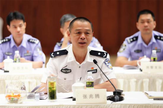 三亚市公安局召开为酒店业服务座谈会张兆腾出席并讲话