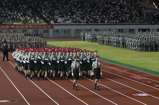 海口经济学院2021级新生军训总结大会暨开学典礼盛大开幕