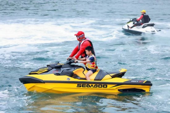 蜈支洲岛掷千金，推动三亚旅游水运动项目升级