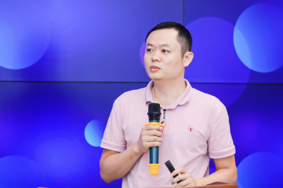 海南省工信厅信产处杨健做数字经济政策分享