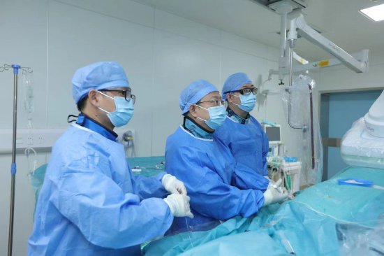先行先试开花结果:海南省人民医院高血压治疗新技术从博鳌落地海口_手机新浪网