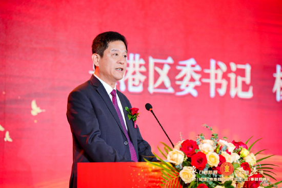 中共泉港区委书记杨昌文讲话