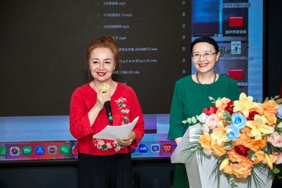诗歌朗诵会主持人陈蓉与李燕