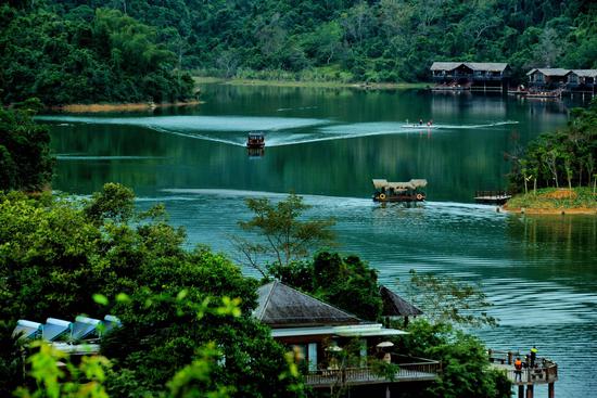 七仙岭,茶溪谷,神玉岛四家景区游玩,凭保亭旅游年卡信息可分别在四家
