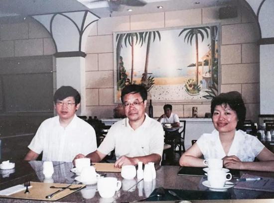 国家国际象棋队总教练叶江川,国际象棋世界棋后谢军一起拜会封国强