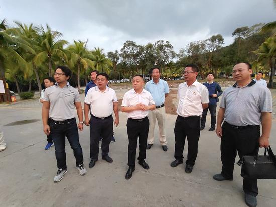 市长助理崔杰一行到大小洞天景区考察兰博会场地规划工作开展情况