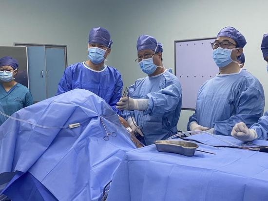 乐城进行中国首例InSpace可吸收肩关节球囊植入手术